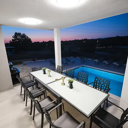 Peaceful Ivicasa With Private Pool *