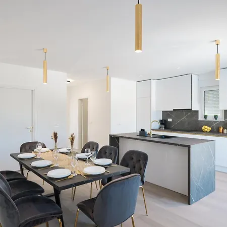 Peaceful Ivicasa With Private Pool Villa *