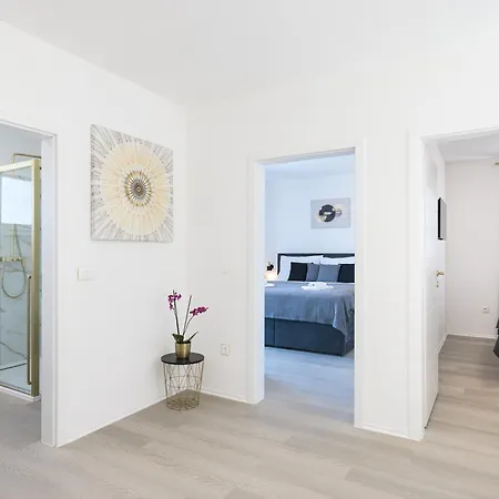 Peaceful Ivicasa With Private Pool *