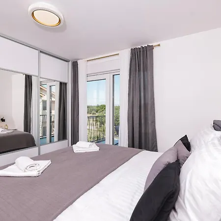 Peaceful Ivicasa With Private Pool Villa