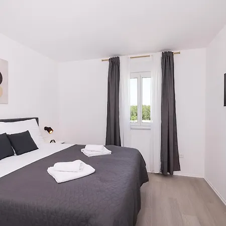 Peaceful Ivicasa With Private Pool *