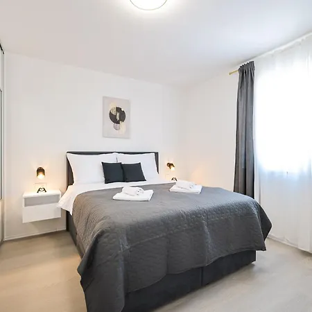 Villa Peaceful Ivicasa With Private Pool Murvica (Policnik)