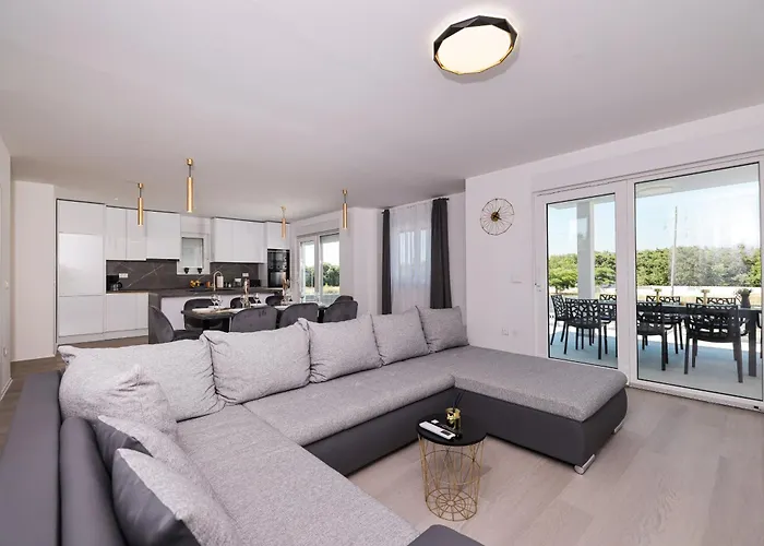 Вилла Peaceful Ivicasa With Private Pool *