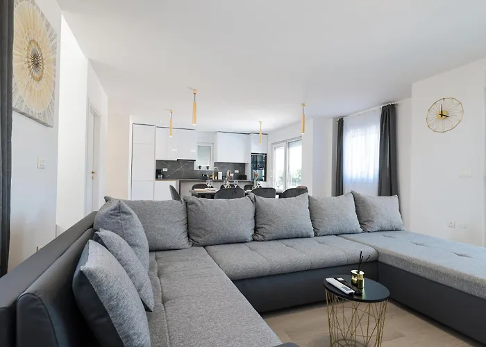 Вилла Peaceful Ivicasa With Private Pool *