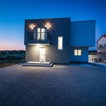 Peaceful Ivicasa With Private Pool *