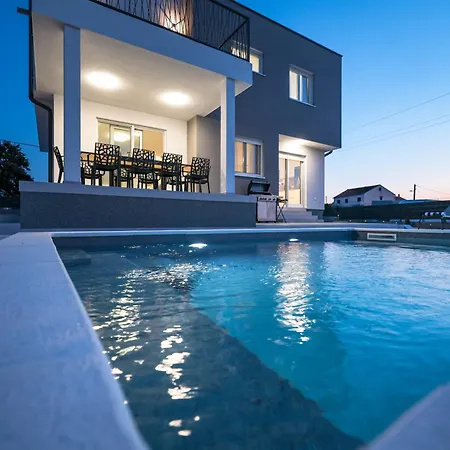 Villa Peaceful Ivicasa With Private Pool