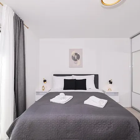 Villa Peaceful Ivicasa With Private Pool Murvica (Policnik)