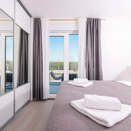 Peaceful Ivicasa With Private Pool Villa