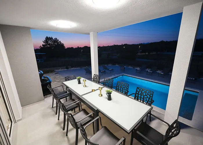 Peaceful Ivicasa With Private Pool *