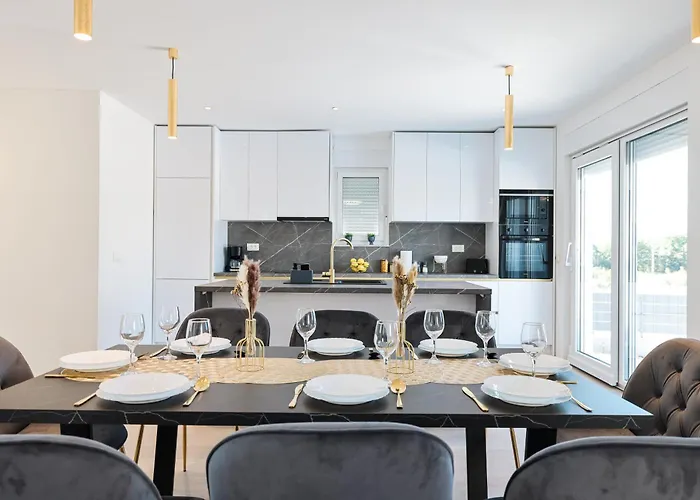 Vila Peaceful Ivicasa With Private Pool Murvica (Policnik)